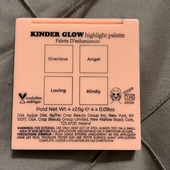 Kinder glow highlighter pallet - Picture 3 of 3